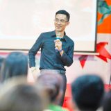 <p>Ngày 1/8, CLB thuyết trình ACI bản Online đã ra mắt. Dù đã khuya, song ai cũng nán lại tới cuối để nghe phần hỏi đáp bí quyết thuyết trình rất thiết thực.</p>
