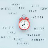 <p>Có khi nào bạn đặt câu hỏi tại sao trì hoãn không? Vì bạn lười? Vì bạn thế này thế kia? Thật ra không phải đâu. Hãy khám phá 3 lý do ít biết nhé!</p>
